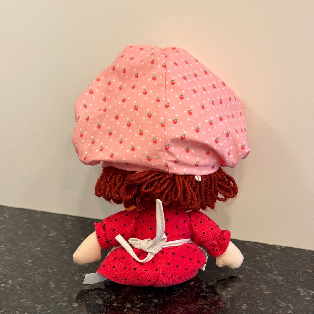 Strawberry Shortcake Soft Doll Plush 2016 16” Stuffed Toy Yarn Hair. Basic Fun - Picture 4 of 8